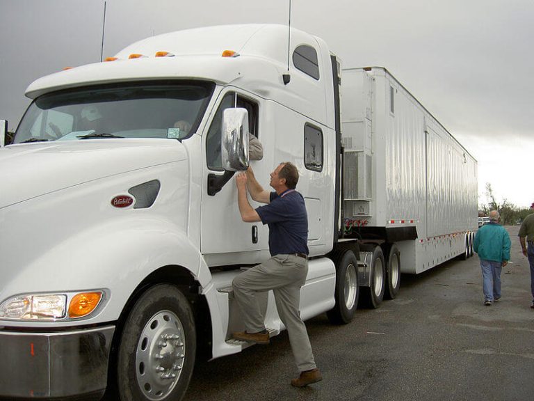 Long Haul Truck Driving Job in Canada
